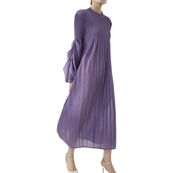 Dresses & Skirts - Purple Pleated Long Sleeve Midi Dress
